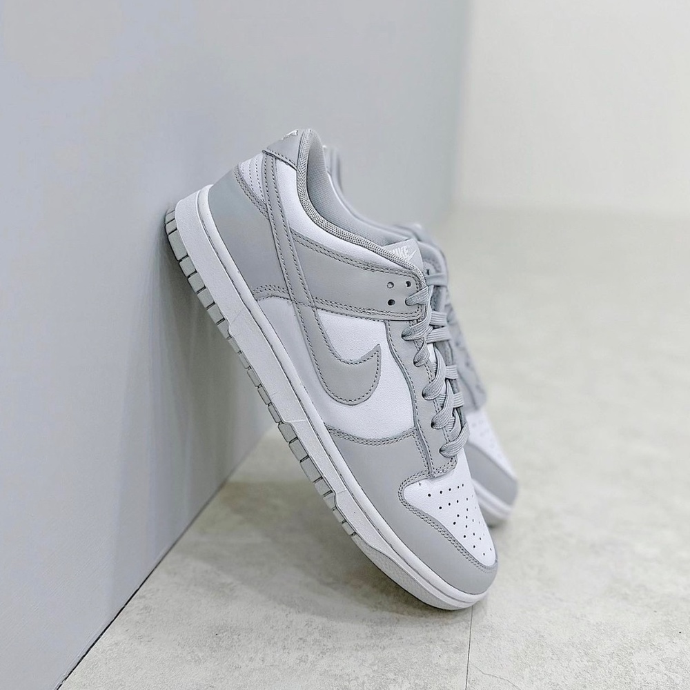 Ms. Nike dunk's casual shoes are gray - Picture 3 of 4